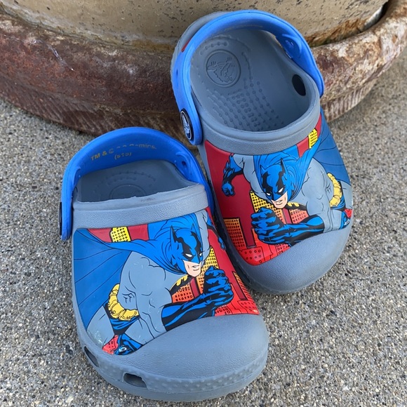 DC Comics BATMAN CROCS / Size 4/5 - Picture 4 of 8